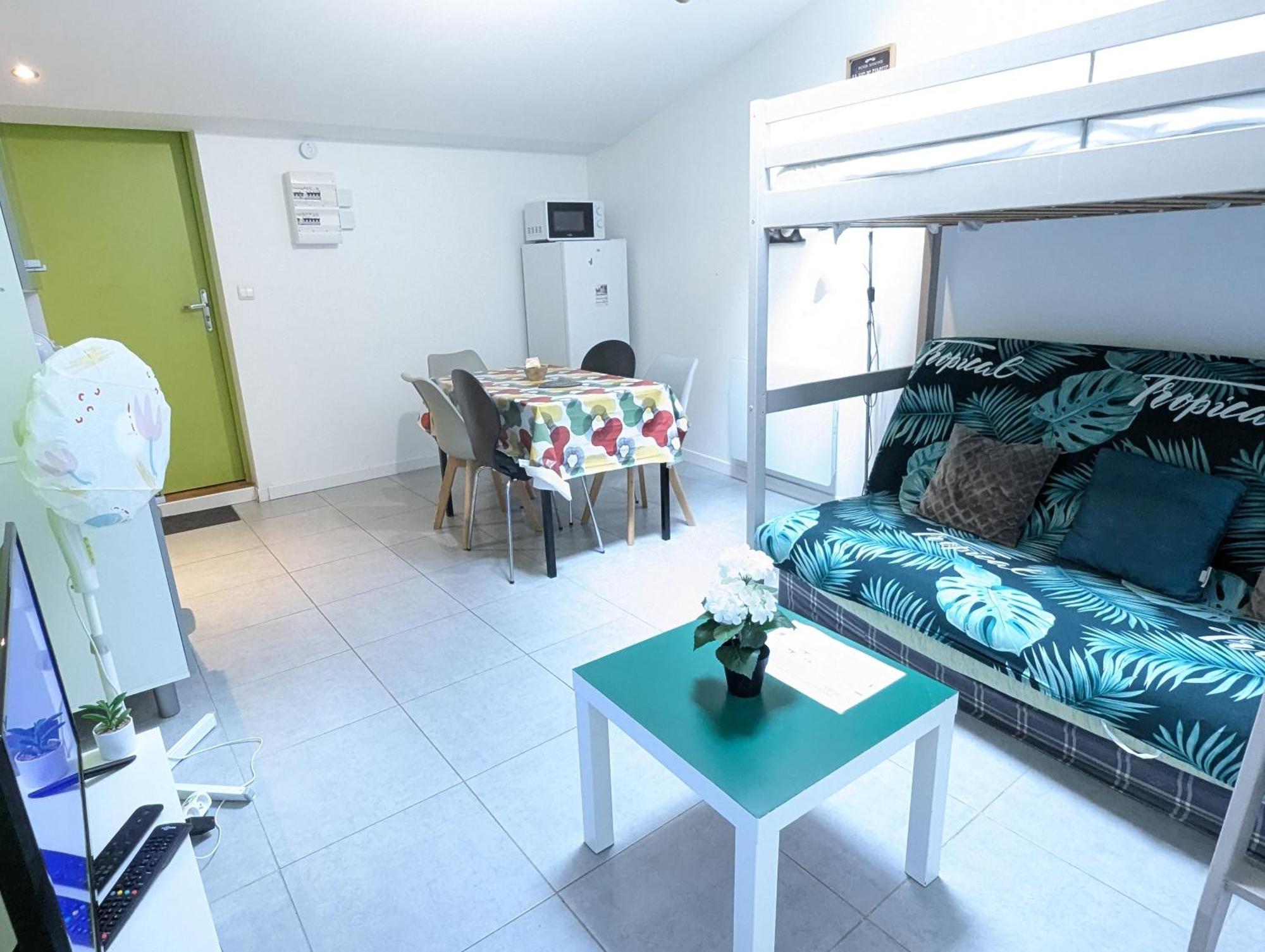 Appartement Entier Meuble A Beaumont Proche Futuroscope Et Poitiers Technopole Ngoại thất bức ảnh